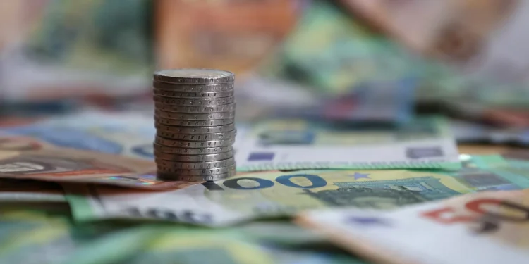 Receita fiscal do Estado sobe 6,5% para 57.257,1 milhões de euros até novembro