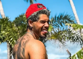 Zé Felipe explica decisão de evitar bebida alcoólica