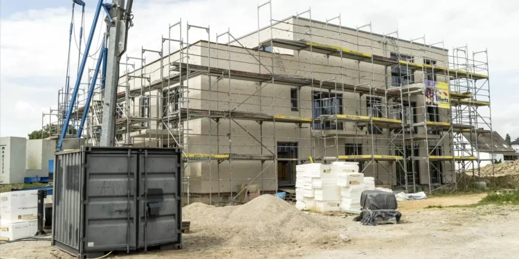 Crescimento da produção na construção abranda em novembro para 3,0%