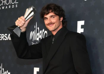 Critics Choice 2026: “Frankenstein” e “Adolescência” lideram premiação