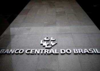 Bancos reforçam aposta para queda dos juros em março, diz pesquisa