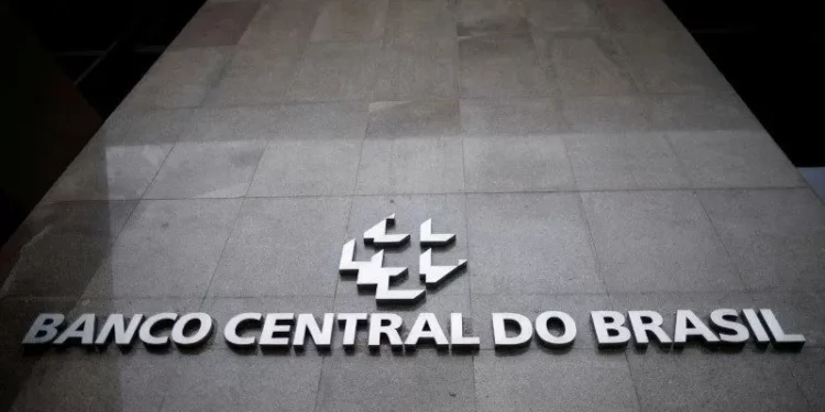 Bancos reforçam aposta para queda dos juros em março, diz pesquisa