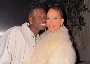 Vini Jr. comemora Ano Novo ao lado de Virgínia e Casimiro Miguel