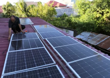 Governo vai lançar novo apoio à aquisição de painéis solares para famílias