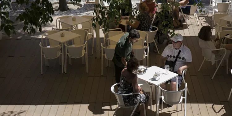 Dissoluções estão em queda na restauração. Em que se baseia o Governo para dar apoios?