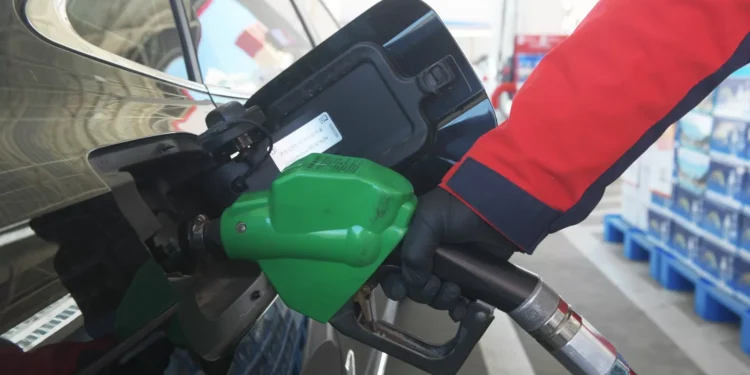Preços dos combustíveis: gasóleo não mexe, gasolina desce