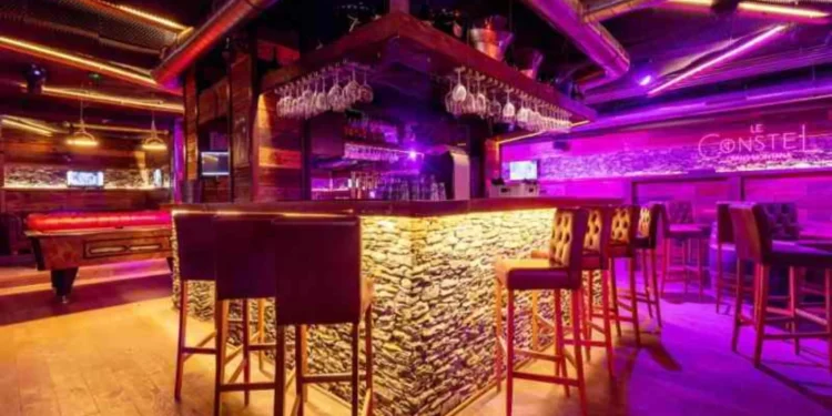 Autoridades descrevem incêndio em bar na Suíça como “flashover”. Entenda