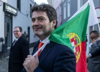 Ventura acusa Marques Mendes de se juntar a “tacho de interesses” e critica CDS e IL