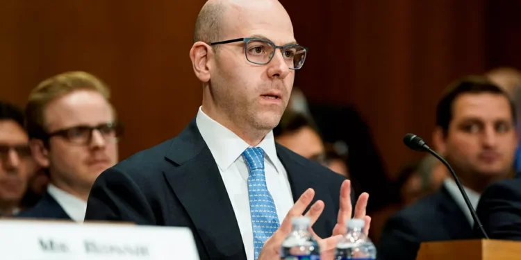 Diretor do Fed, Miran defende tarifas e critica manifesto de BCs sobre Powell