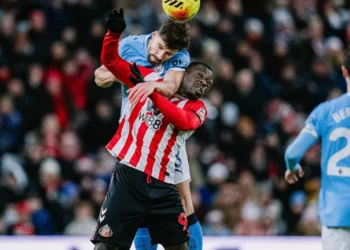 Premier League: Ano começa com seca de gols e City mais longe do título
