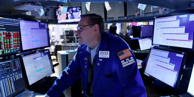 Wall Street fecha em queda depois da nomeação de Warsh para Fed