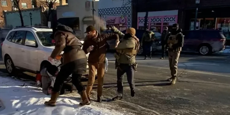 FBI investiga morte de enfermeiro em Minneapolis durante ação do ICE