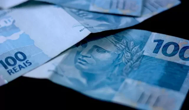 Concessões de empréstimos no Brasil caem 18,9% em janeiro e estoque de crédito recua