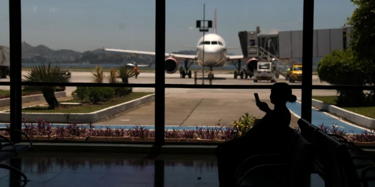 Governo revoga decisão que flexibilizava restrição de voos no Santos Dumont