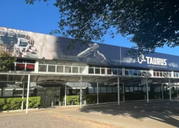 Marinha e Taurus celebram parceria