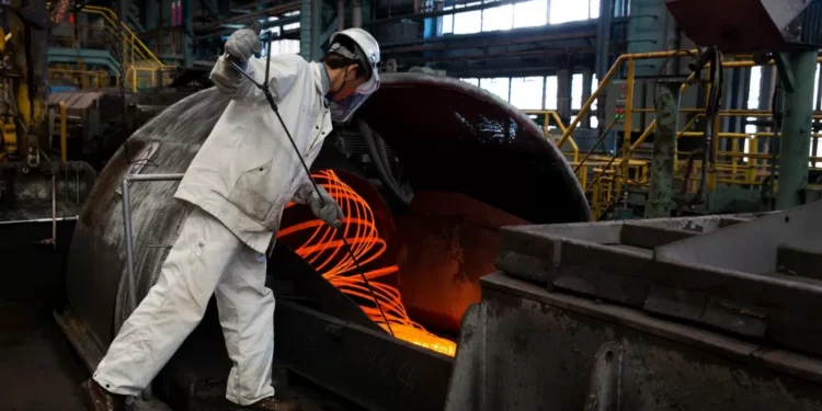 Faturamento da indústria tem quarta queda em seis meses