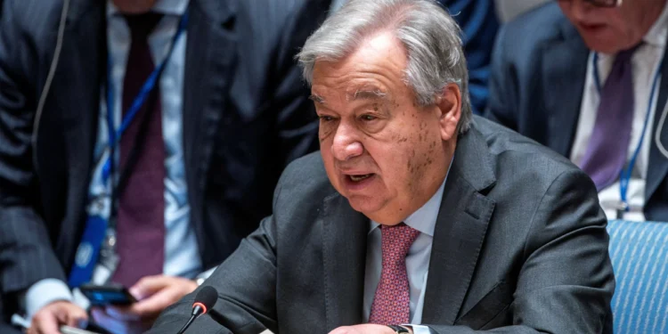 Chefe da ONU condena ataques ao Irã e pede retomada de negociações