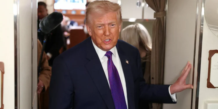 Obama revelou informações sigilosas ao dizer que aliens existem, diz Trump