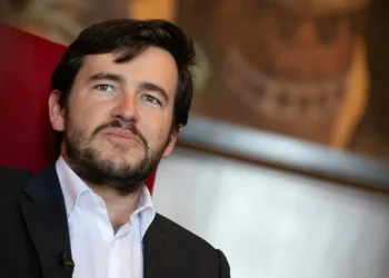 Mau tempo: PS sugere orçamento retificativo se Governo considerar que ‘lay-off’ a 100% viola lei-travão