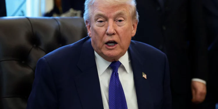 Trump sanciona projeto de lei de financiamento e encerra shutdown nos EUA