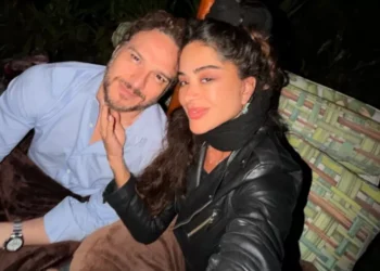 Aline Riscado mostra viagem com o namorado: Vivendo experiência”